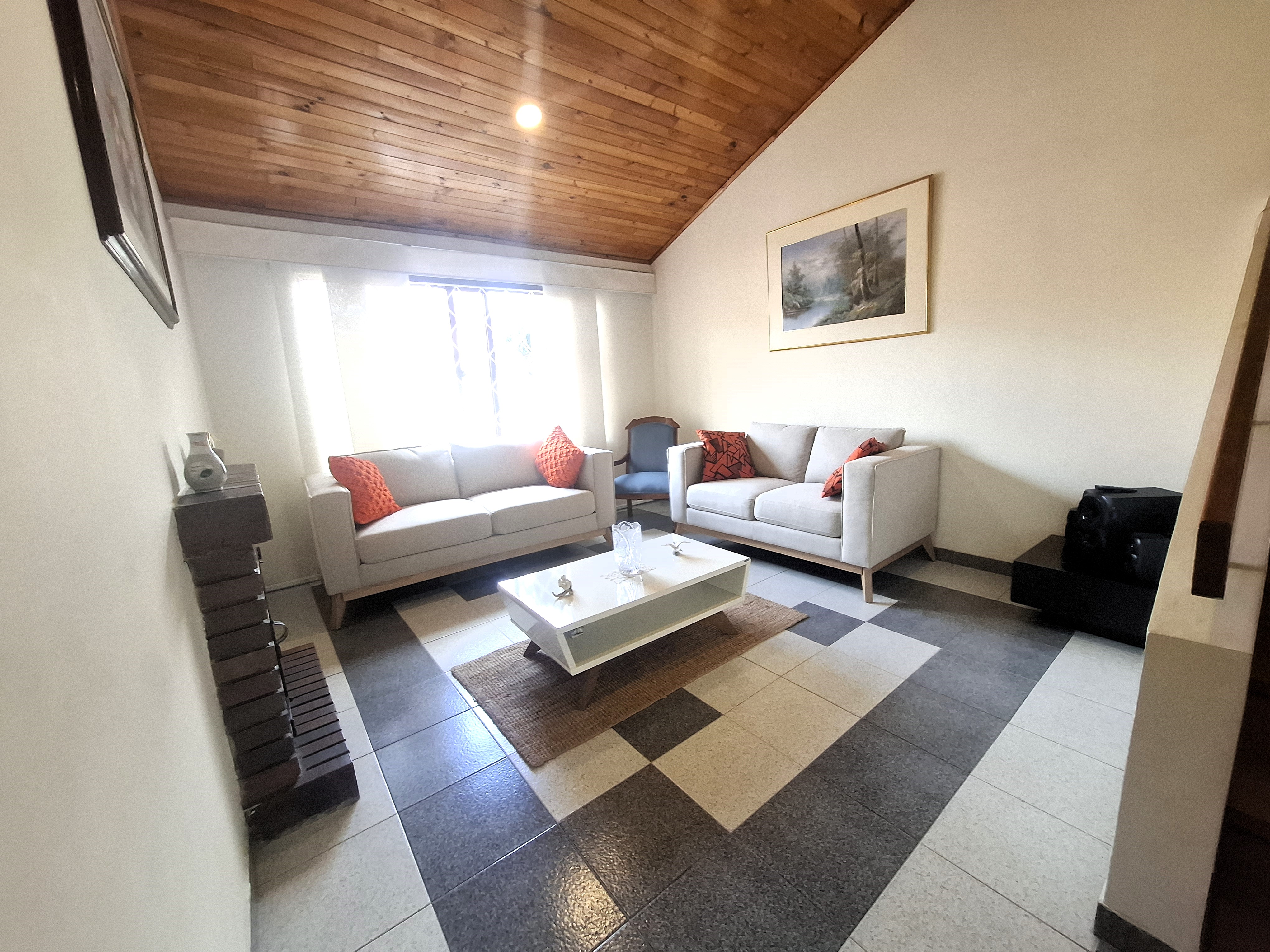 Casa en venta en Villa Magdala, Bogotá · foto 2 de 23