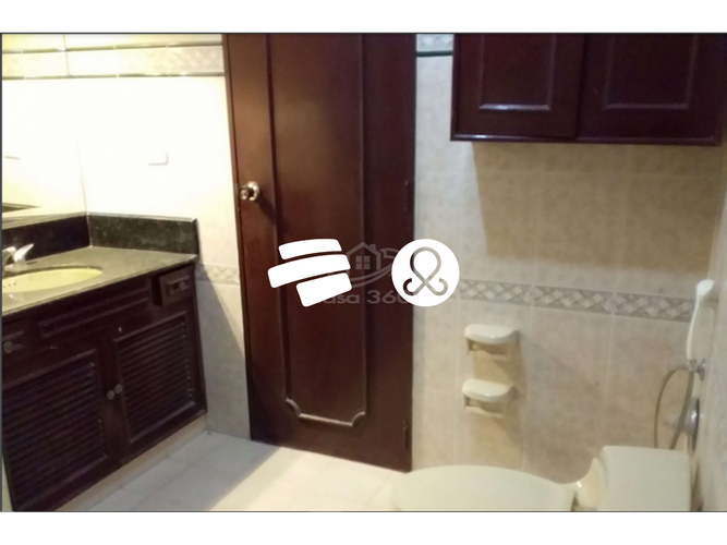 Apartamento de 4 alcobas en venta en Los Rosales, Bogotá, 168 m² · foto 12 de 18