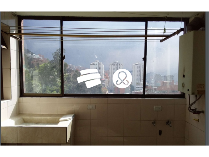 Apartamento de 4 alcobas en venta en Los Rosales, Bogotá, 168 m² · foto 18 de 18