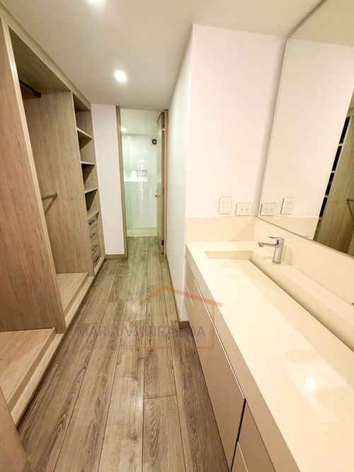 Apartamento de 3 alcobas en venta en La Cabrera, Bogotá, 149 m² · foto 4 de 24
