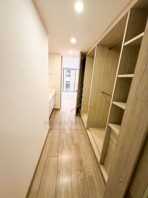 Apartamento de 3 alcobas en venta en La Cabrera, Bogotá, 149 m² · foto 3 de 24