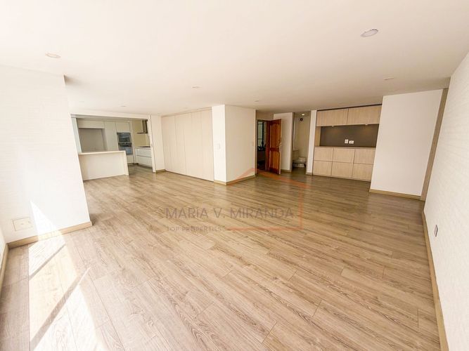 Apartamento de 3 alcobas en venta en La Cabrera, Bogotá, 149 m² · foto 2 de 24