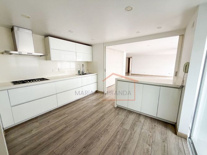 Apartamento de 3 alcobas en venta en La Cabrera, Bogotá, 149 m² · foto 11 de 24