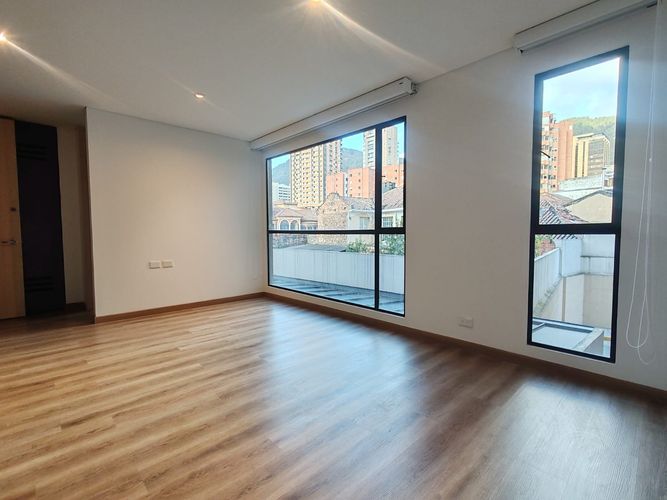 Apartaestudio en venta en Centro Internacional, Bogotá, 27 m² · foto 2 de 24