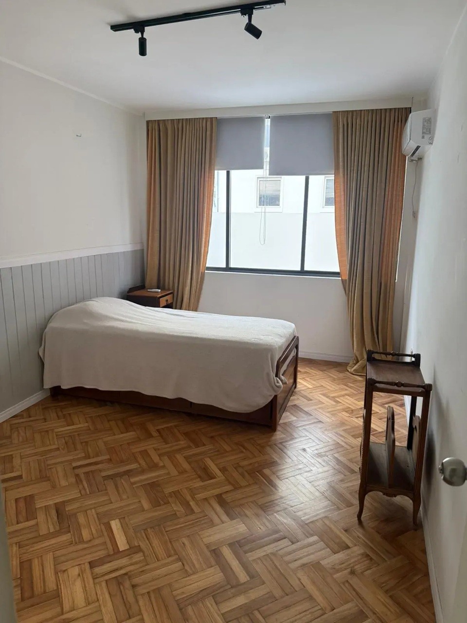 ALQUILER EN EL CENTRO DE 1 DORMITORIO AMUEBLADO, PISO ALTO AL FRENTE, AIRES, PORTERIA · Foto 4