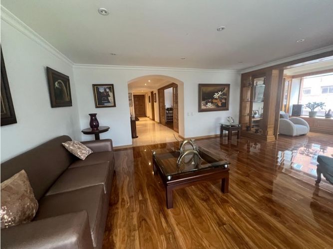 Apartamento de 3 alcobas en venta en Molinos Norte, Bogotá, 193 m² · foto 2 de 12
