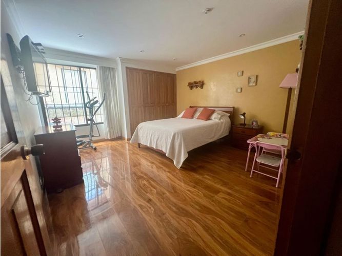 Apartamento de 3 alcobas en venta en Molinos Norte, Bogotá, 193 m² · foto 7 de 12