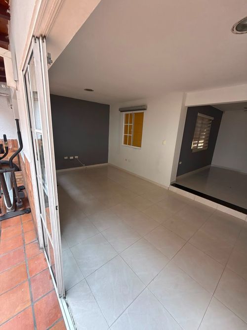 Casa de 4 alcobas en venta en Cañaveral Country, Floridablanca, 230 m² · foto 4 de 12
