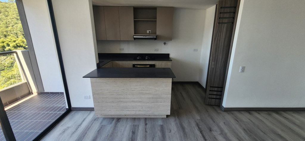 Apartamento en arriendo en Las Palmas, Medellín · foto 2 de 16