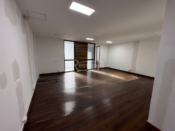 Oficina en arriendo en Altos Del Poblado, Medellín, 251 m² · foto 15 de 23