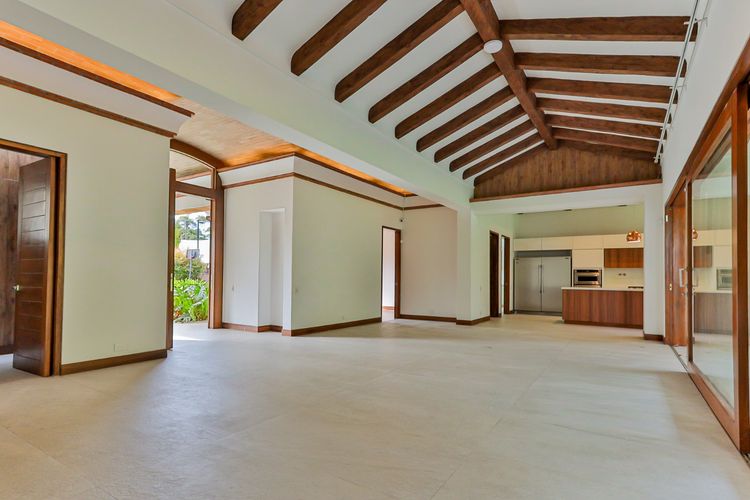 Casa de 4 alcobas en venta en Llano Grande, Rionegro, 430 m² · foto 3 de 24