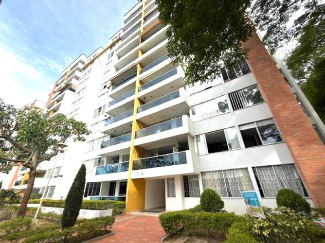 Apartamento de 3 alcobas en venta en Versalles, Floridablanca, 99 m² · foto 2 de 24