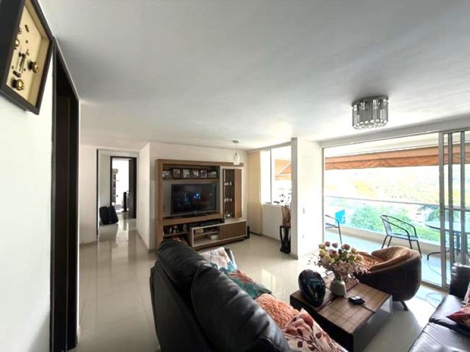 Apartamento de 3 alcobas en venta en Versalles, Floridablanca, 99 m² · foto 7 de 24
