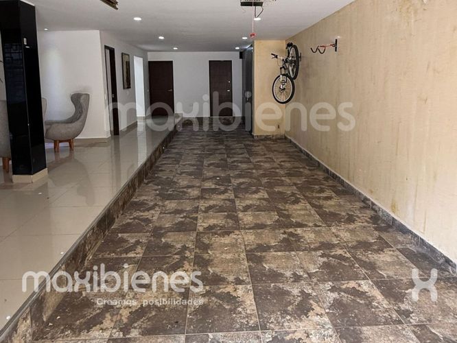 Casa de 4 alcobas en venta en Santa Teresita, Medellín, 440 m² · foto 3 de 21