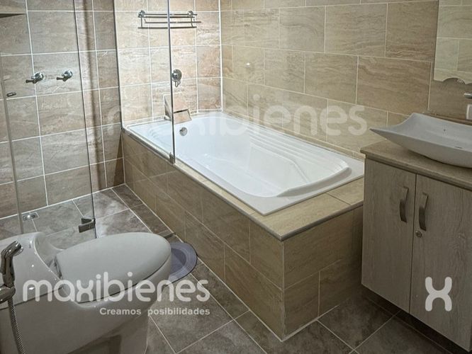 Casa de 4 alcobas en venta en Santa Teresita, Medellín, 440 m² · foto 7 de 21
