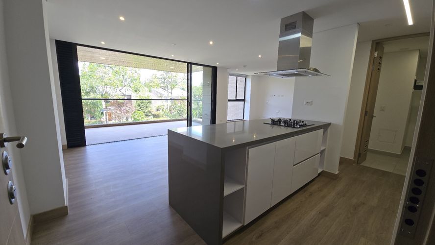 Apartamento de 2 alcobas en arriendo en Llano Grande, Rionegro, 110 m² · foto 2 de 23