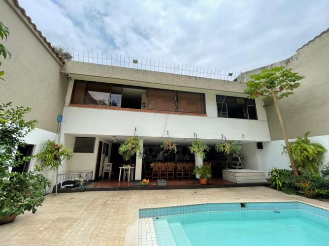 Casa de 4 alcobas en venta en Santa Rita, Cali, 450 m² · foto 2 de 15