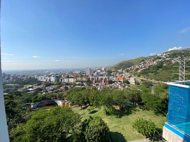 Apartamento de 3 alcobas en venta en Bellavista, Cali, 174 m² · foto 6 de 17