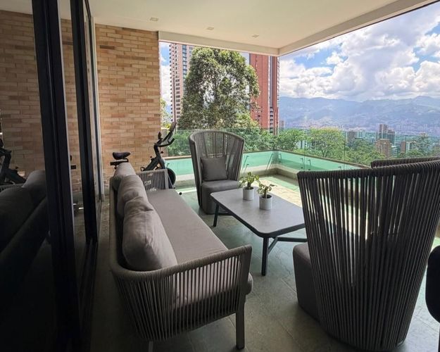 Apartamento de 3 alcobas en venta en El Poblado, Medellín, 532 m² · foto 18 de 19
