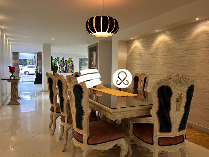 Casa de 5 alcobas en venta en El Poblado, Medellín, 538 m² · foto 2 de 24