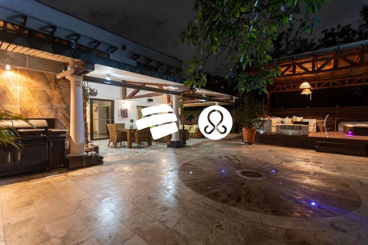 Casa de 5 alcobas en venta en El Poblado, Medellín, 538 m² · foto 11 de 24