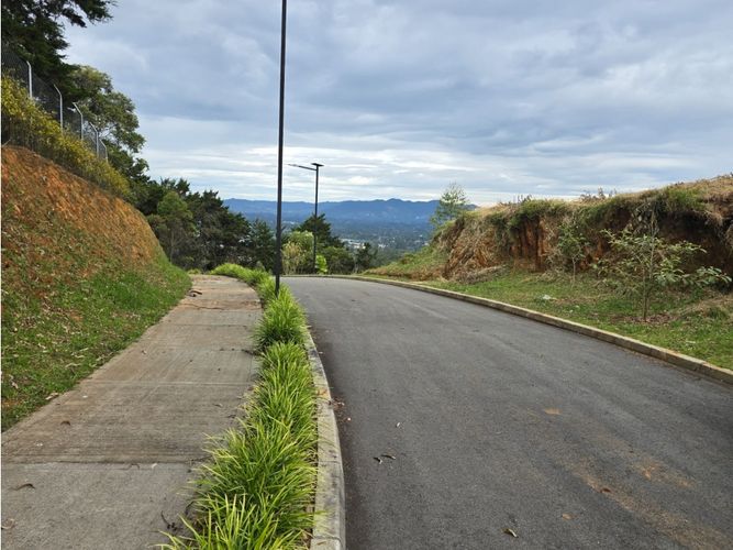 Lote en venta en La Convencion, Rionegro, 2600 m² · foto 3 de 13
