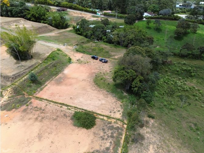 Lote en venta en San Nicolas, La Ceja, 2700 m² · foto 3 de 11