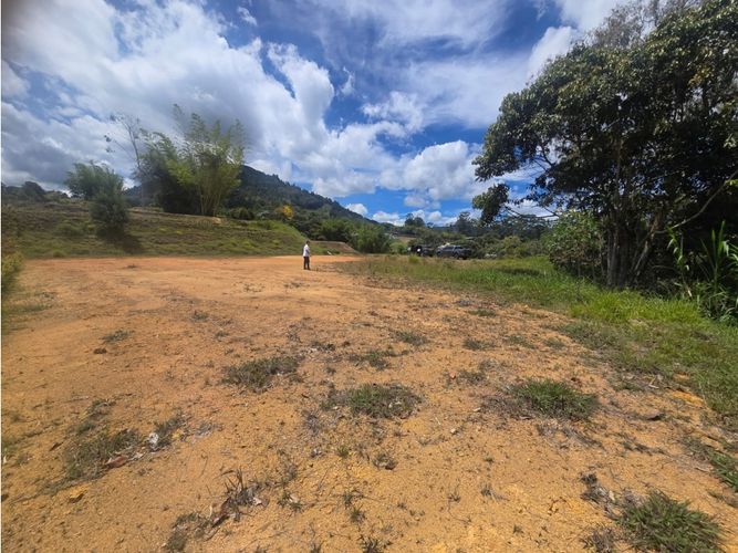 Lote en venta en San Nicolas, La Ceja, 2700 m² · foto 5 de 11