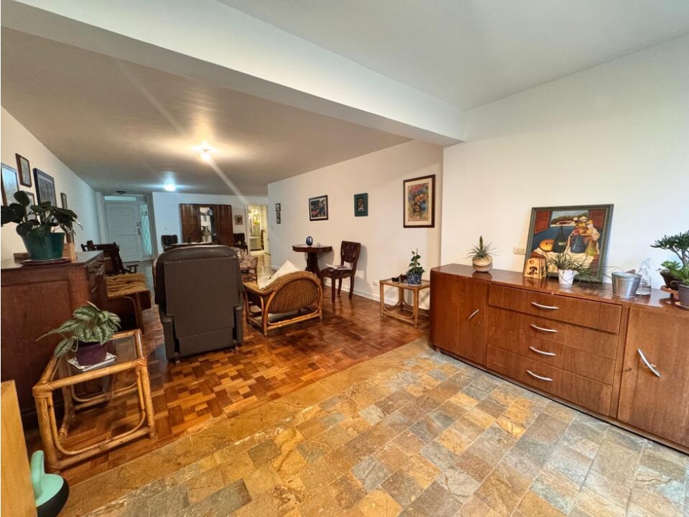 Apartamento en venta en El Poblado, Medellín 2
