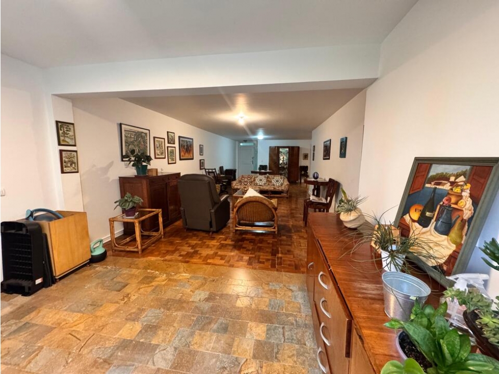 Apartamento en venta en El Poblado, Medellín 3
