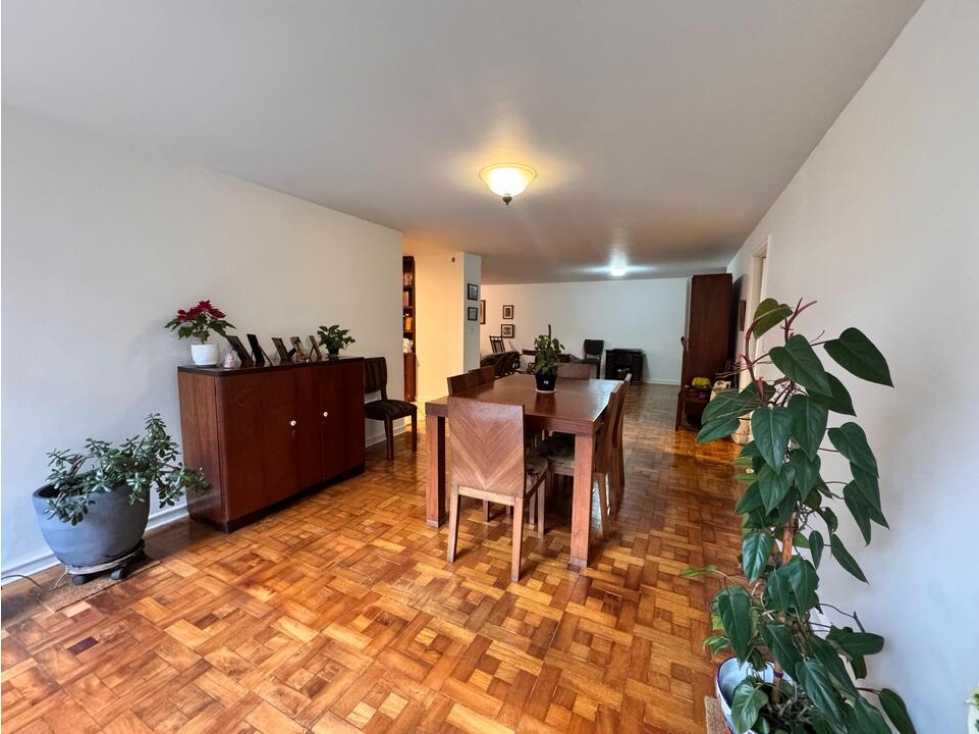 Apartamento en venta en El Poblado, Medellín 4