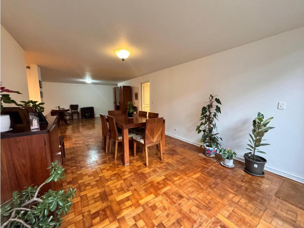 Apartamento en venta en El Poblado, Medellín 5