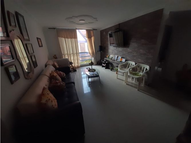 Apartamento de 3 alcobas en venta en Sector Cañaveralejo Guadalupe, Cali, 73 m² · foto 10 de 14
