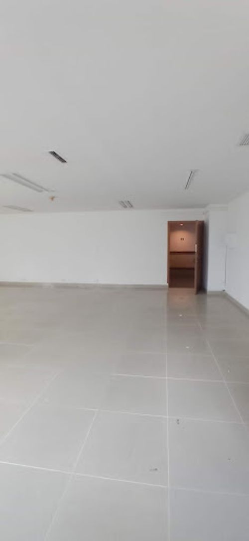 Oficina en arriendo en Milla De Oro, Medellín, 90 m² · foto 2 de 8