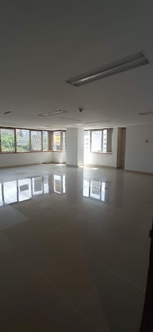 Oficina en arriendo en Milla De Oro, Medellín, 90 m² · foto 4 de 8