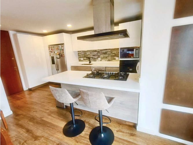 Apartamento de 2 alcobas en venta en Chico, Bogotá, 117 m² · foto 3 de 24
