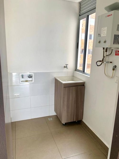 Apartamento de 3 alcobas en arriendo en Santa Maria De Los Angeles, Medellín, 104 m² · foto 4 de 8