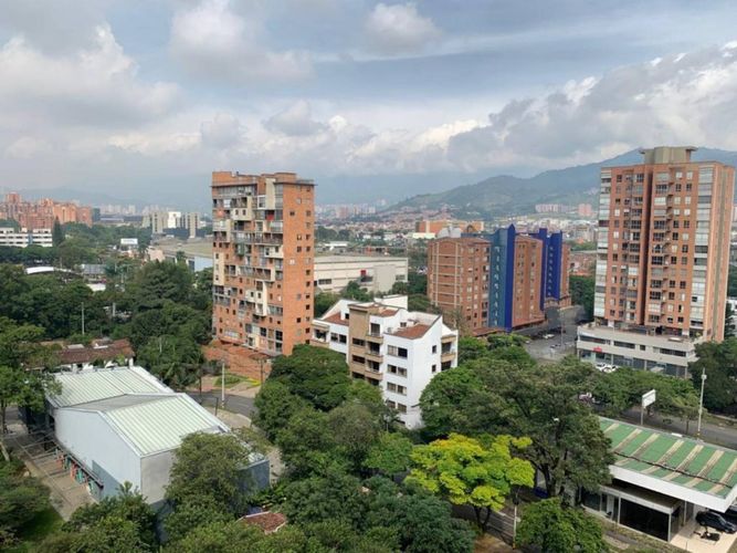 Apartamento de 3 alcobas en arriendo en Santa Maria De Los Angeles, Medellín, 104 m² · foto 6 de 8