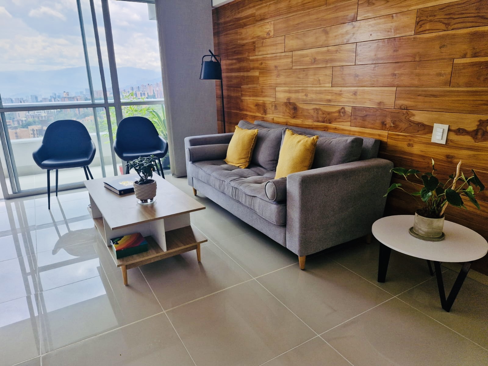 Apartamento en venta en Loma De Las Brujas, Envigado · foto 3 de 13
