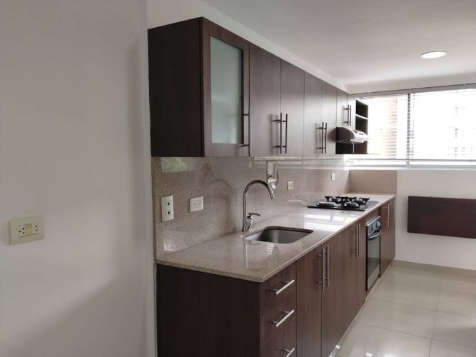 Apartamento de 3 alcobas en arriendo en Castropol, Medellín, 125 m² · foto 5 de 23