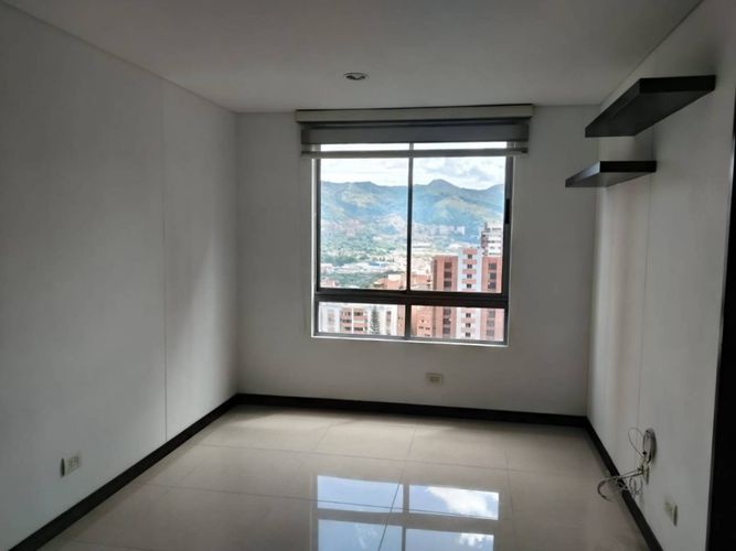 Apartamento de 3 alcobas en arriendo en Castropol, Medellín, 125 m² · foto 9 de 23