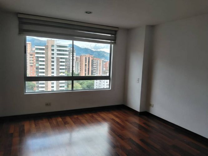 Apartamento de 3 alcobas en arriendo en Castropol, Medellín, 125 m² · foto 10 de 23