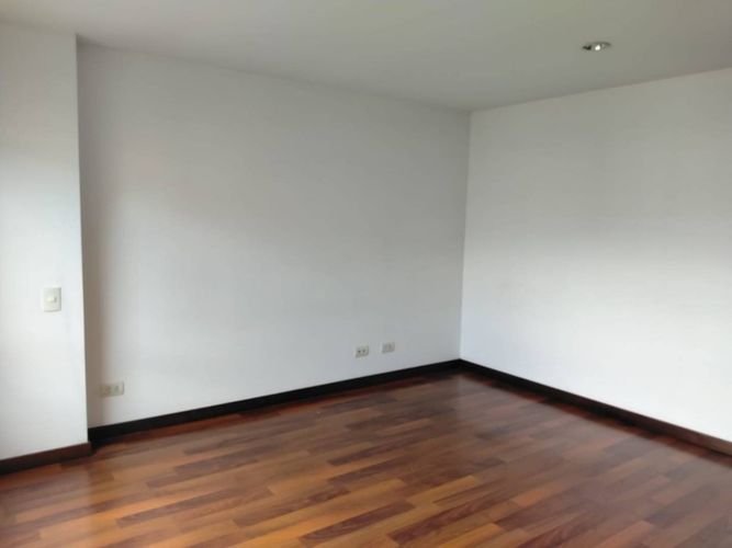 Apartamento de 3 alcobas en arriendo en Castropol, Medellín, 125 m² · foto 11 de 23