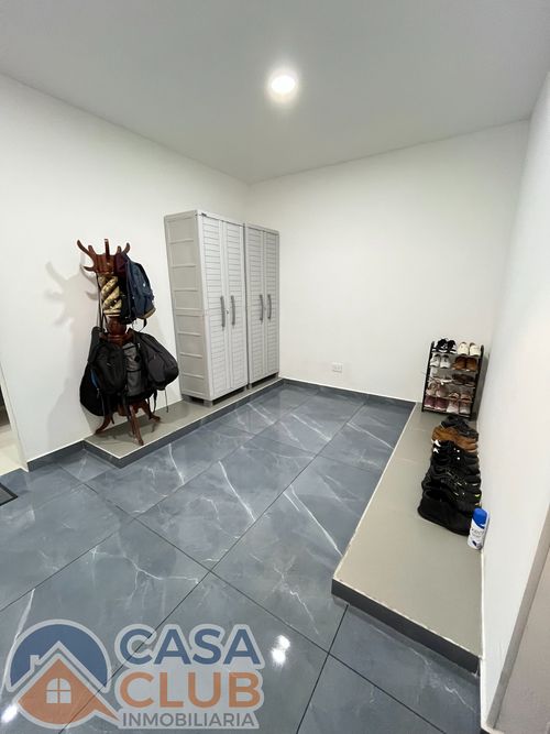 Casa de 5 alcobas en venta en Los Llanitos, Piedecuesta, 350 m² · foto 3 de 17