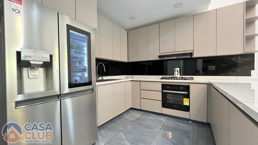Casa de 5 alcobas en venta en Los Llanitos, Piedecuesta, 350 m² · foto 5 de 17