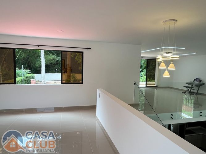 Casa de 5 alcobas en venta en Los Llanitos, Piedecuesta, 350 m² · foto 6 de 17