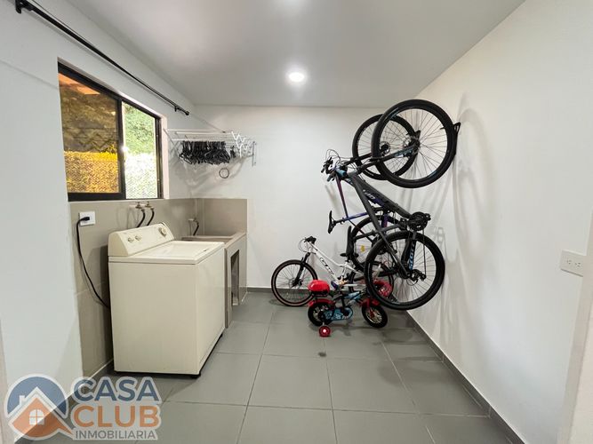 Casa de 5 alcobas en venta en Los Llanitos, Piedecuesta, 350 m² · foto 7 de 17