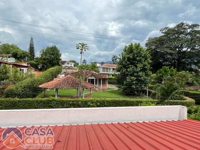 Casa de 5 alcobas en venta en Los Llanitos, Piedecuesta, 350 m² · foto 12 de 17
