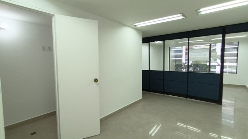 Oficina en venta en El Poblado, Medellín 2