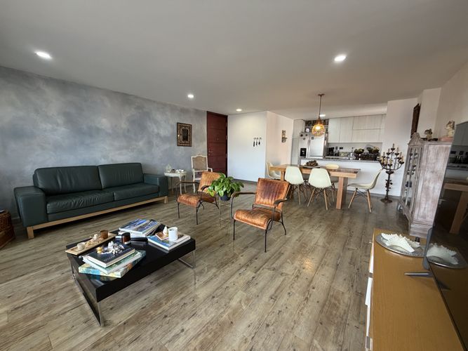 Apartamento de 3 alcobas en venta en El Castillo, Medellín, 138 m² · foto 14 de 23